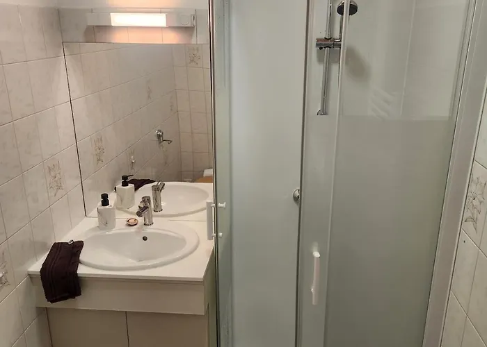 Bienvenue Chez Nous ! Hébergement de vacances Combrand